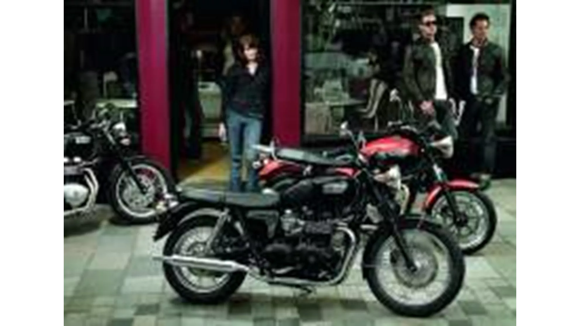 Triumph Bonneville T100 - Image 4 Triumph Bonneville T100 - Image 4