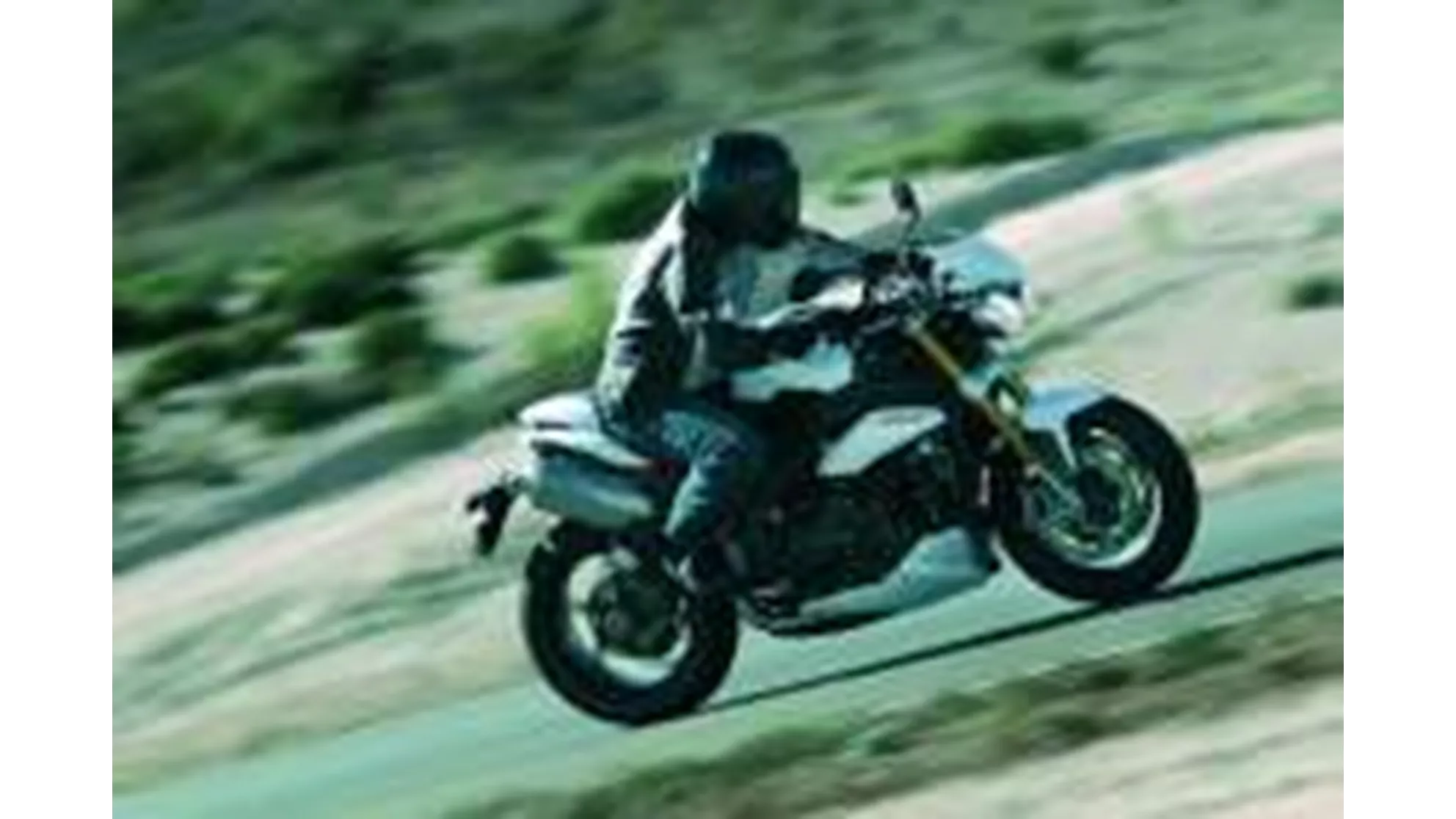 Triumph Speed Triple R - Image 2 Triumph Speed Triple R - Image 2