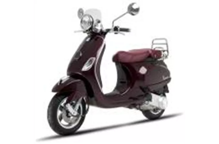 Vespa LXV 125 ie Vie della Moda 2012 Vespa LXV 125 ie Vie della Moda 2012
