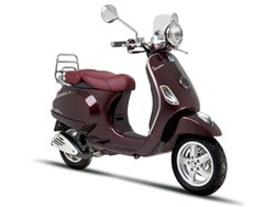 Vespa LXV 125 ie Vie della Moda 2012