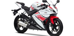 Yamaha YZF-R125 2010 vs Yamaha YZF-R125 2012