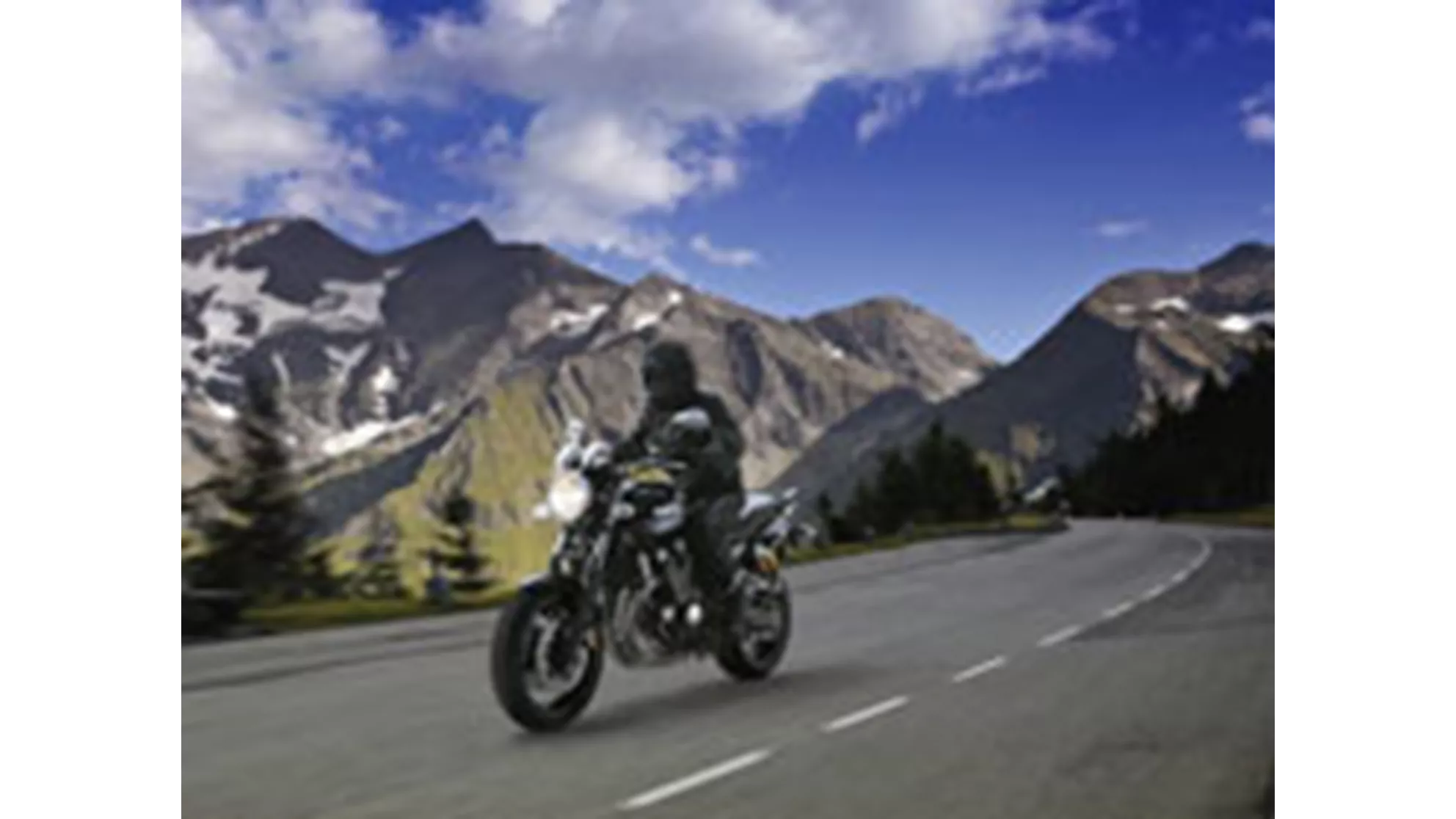 Yamaha XJR 1300 - Image 2 Yamaha XJR 1300 - Image 2