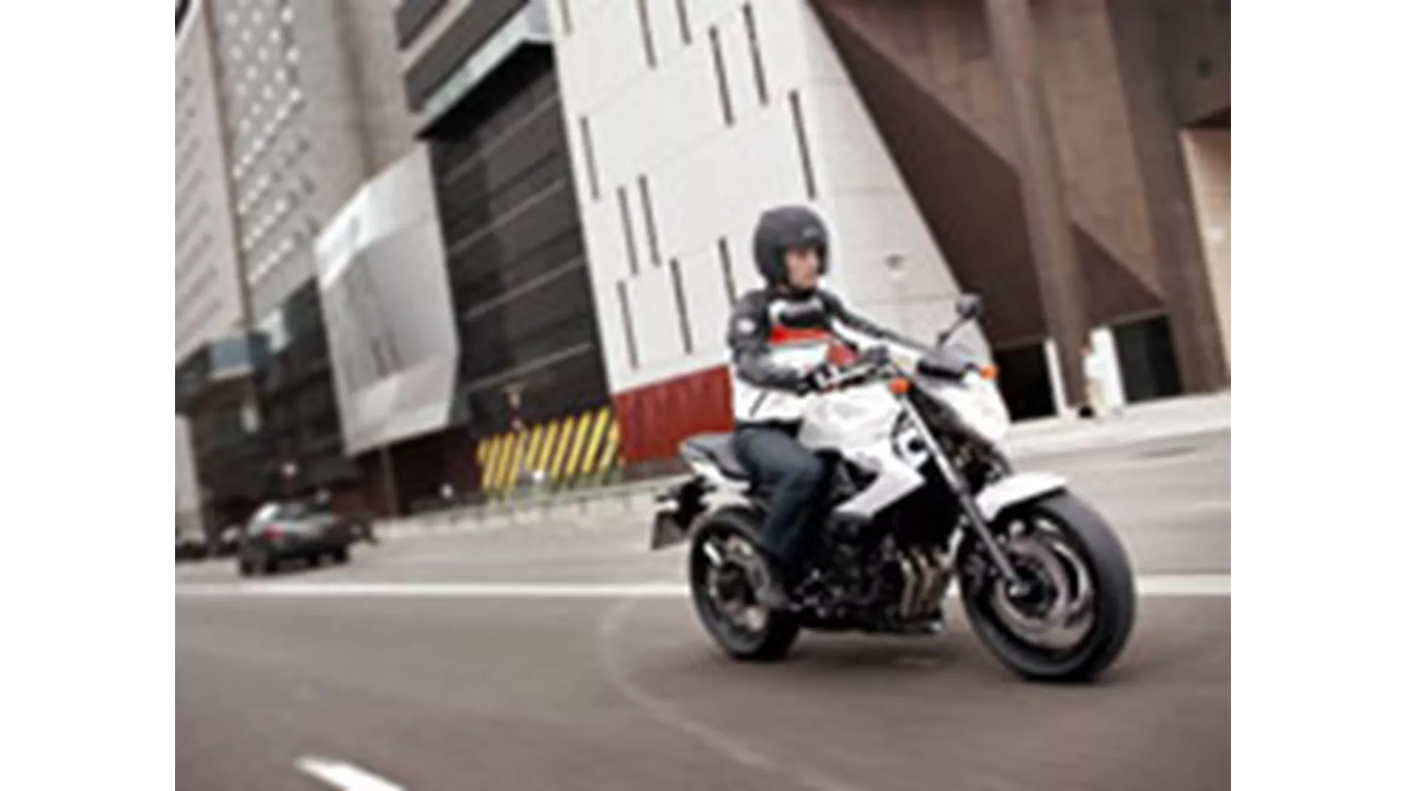 Yamaha XJ6 - Image 7 Yamaha XJ6 - Image 7