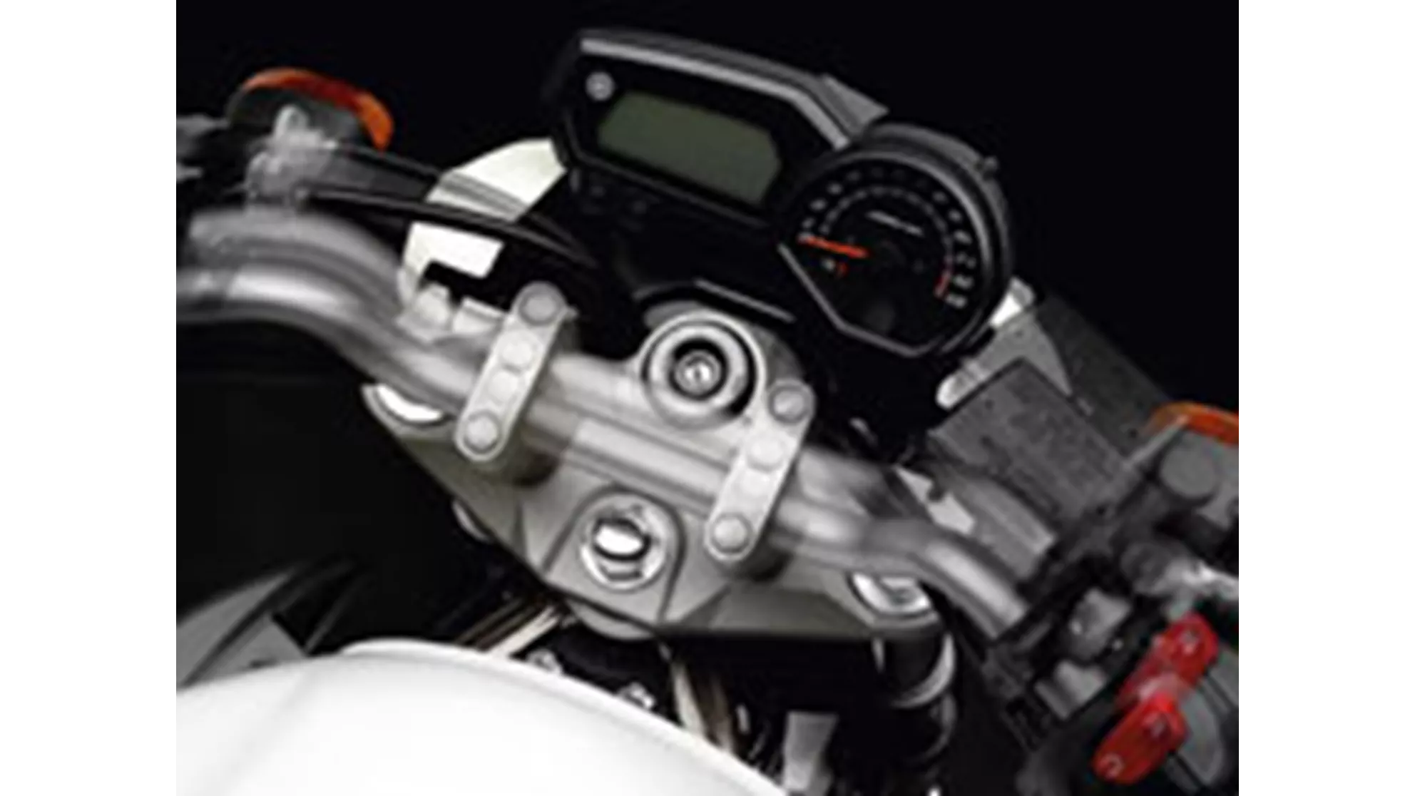 Yamaha XJ6 - Image 9 Yamaha XJ6 - Image 9