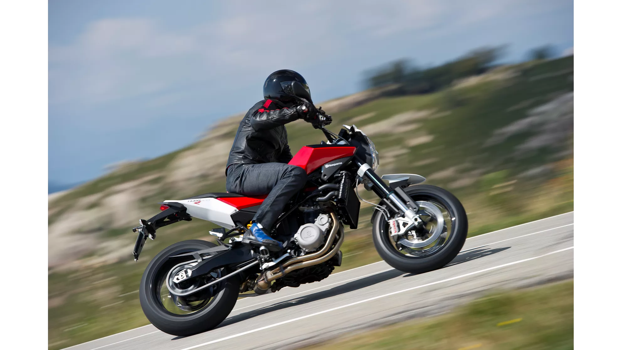 Husqvarna Nuda 900 R - Image 9 Husqvarna Nuda 900 R - Image 9