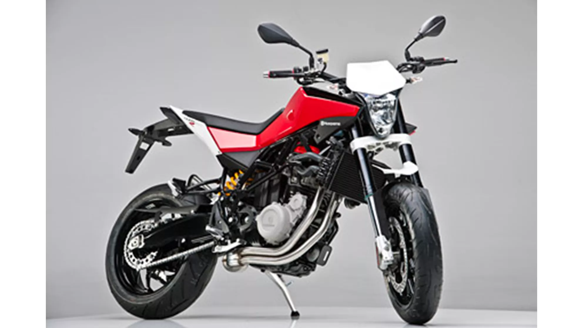 Husqvarna Nuda 900 R - Image 8 Husqvarna Nuda 900 R - Image 8