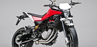 Aprilia Dorsoduro 750 2008 vs Husqvarna Nuda 900 R 2012