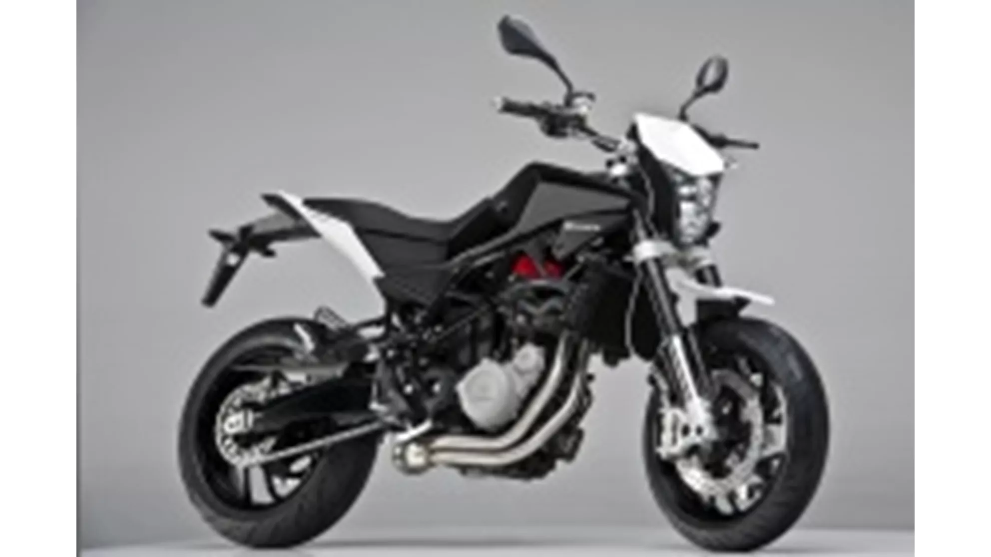 Husqvarna Nuda 900 - Image 2 Husqvarna Nuda 900 - Image 2