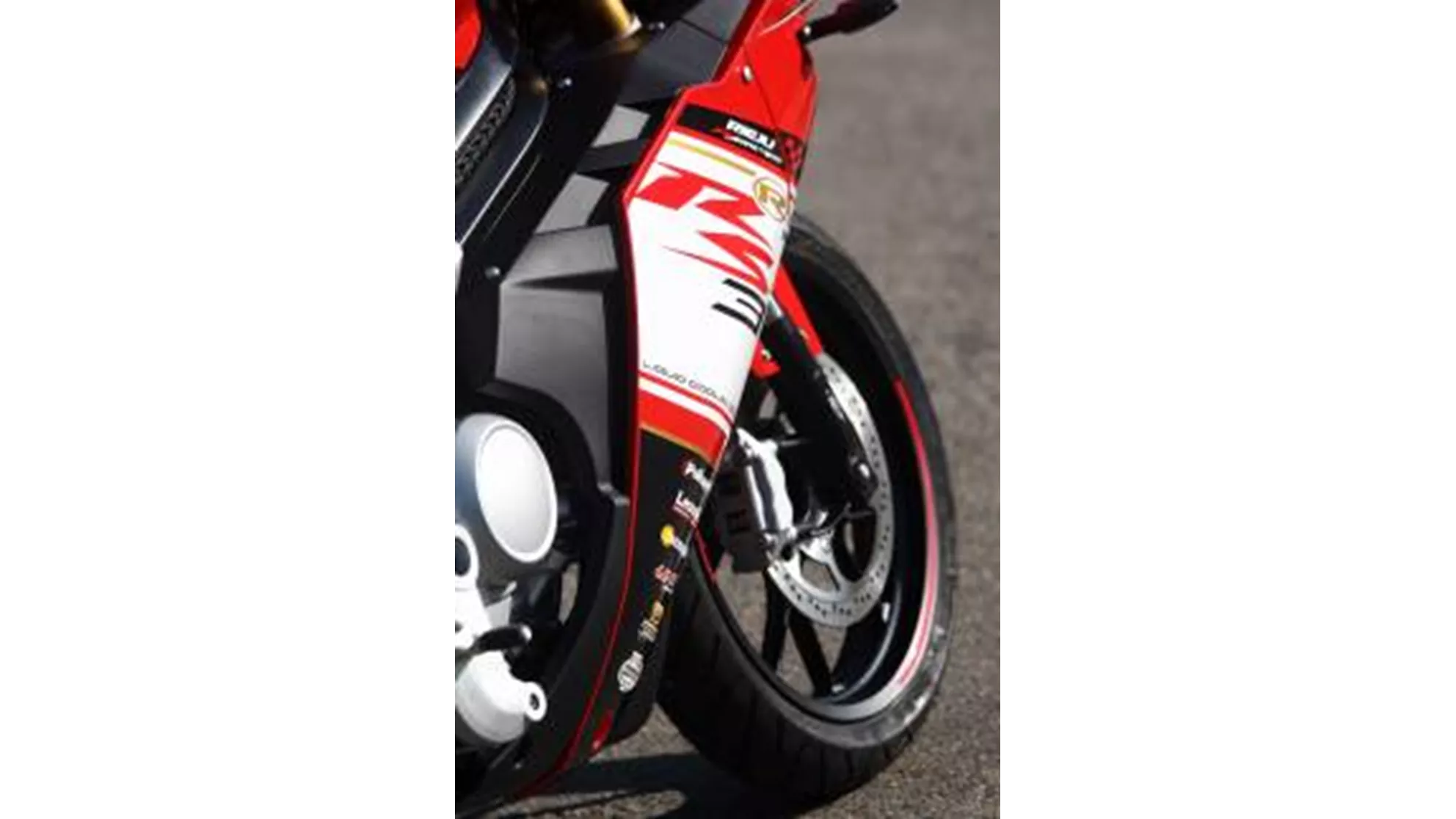 Rieju RS3 125 - Image 8 Rieju RS3 125 - Image 8