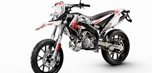 Malaguti XSM 50 Supermoto 2021 vs Derbi Senda DRD Racing 50 SM 2012