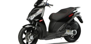 Sym HD 125 EVO 2009 vs Derbi Rambla 125 2012