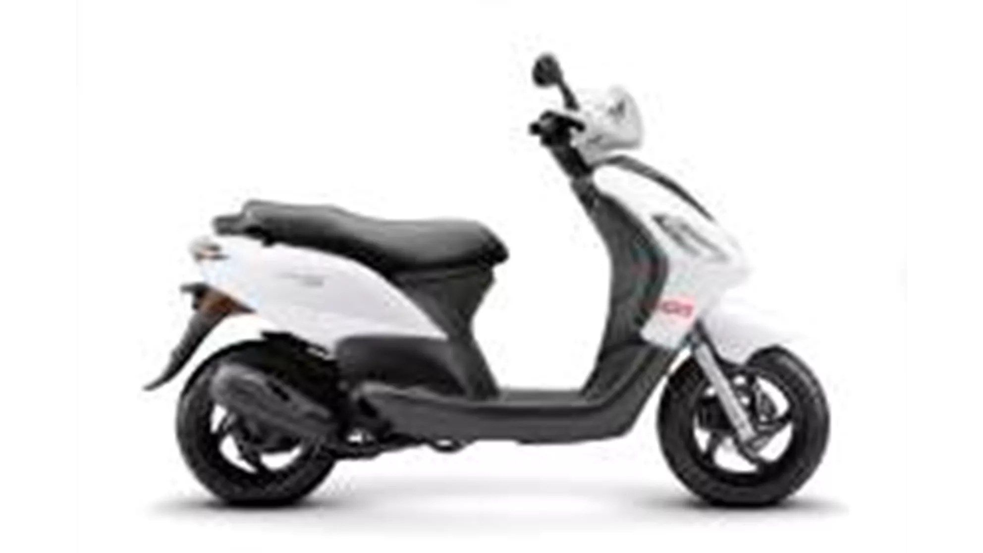 Derbi Boulevard 50 - Image 1 Derbi Boulevard 50 - Image 1