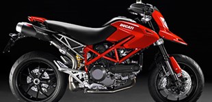 Ducati Monster 1100 Evo 2013 vs Ducati Hypermotard 1100 2012