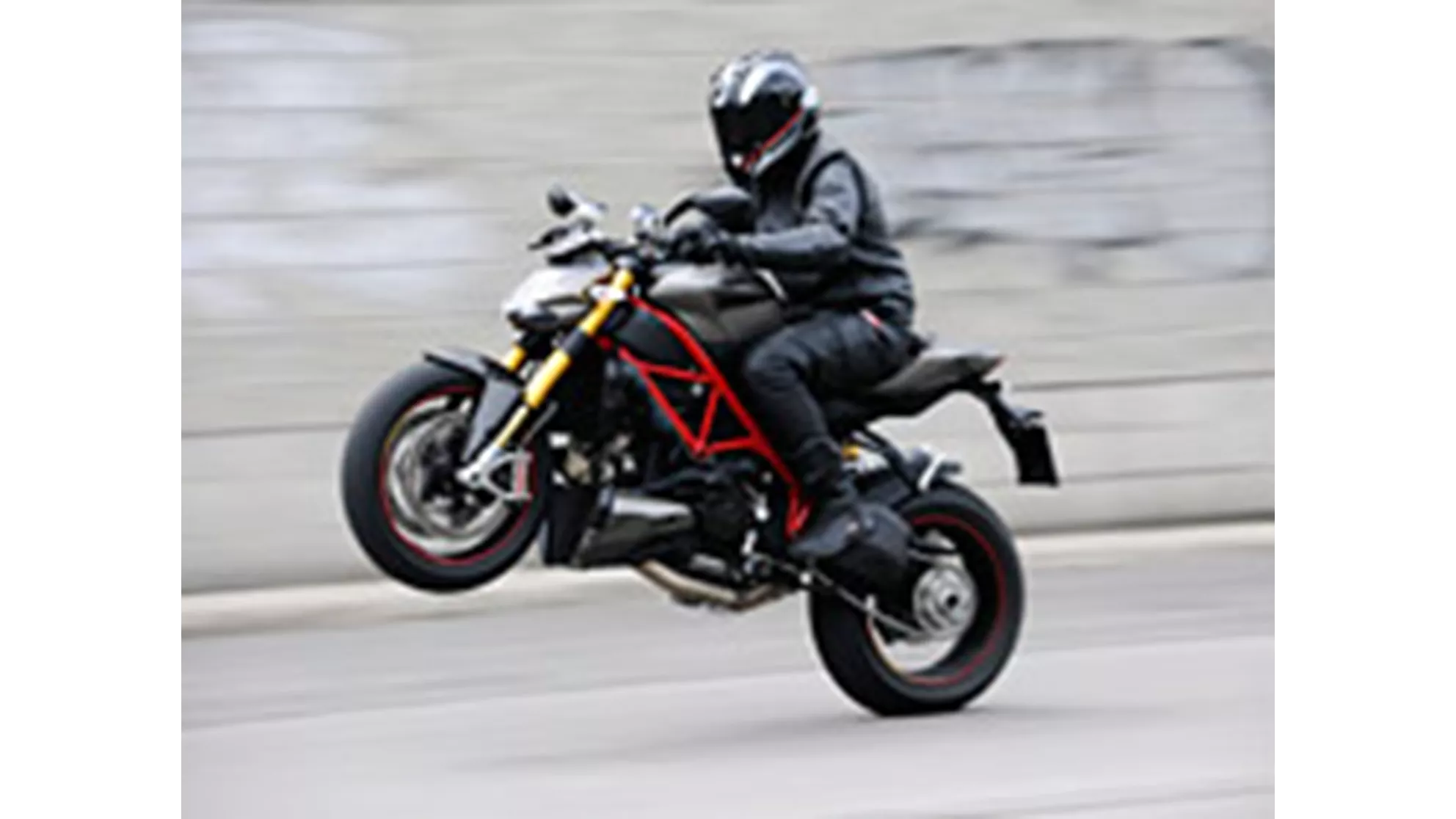 Ducati Streetfighter S - Image 5 Ducati Streetfighter S - Image 5