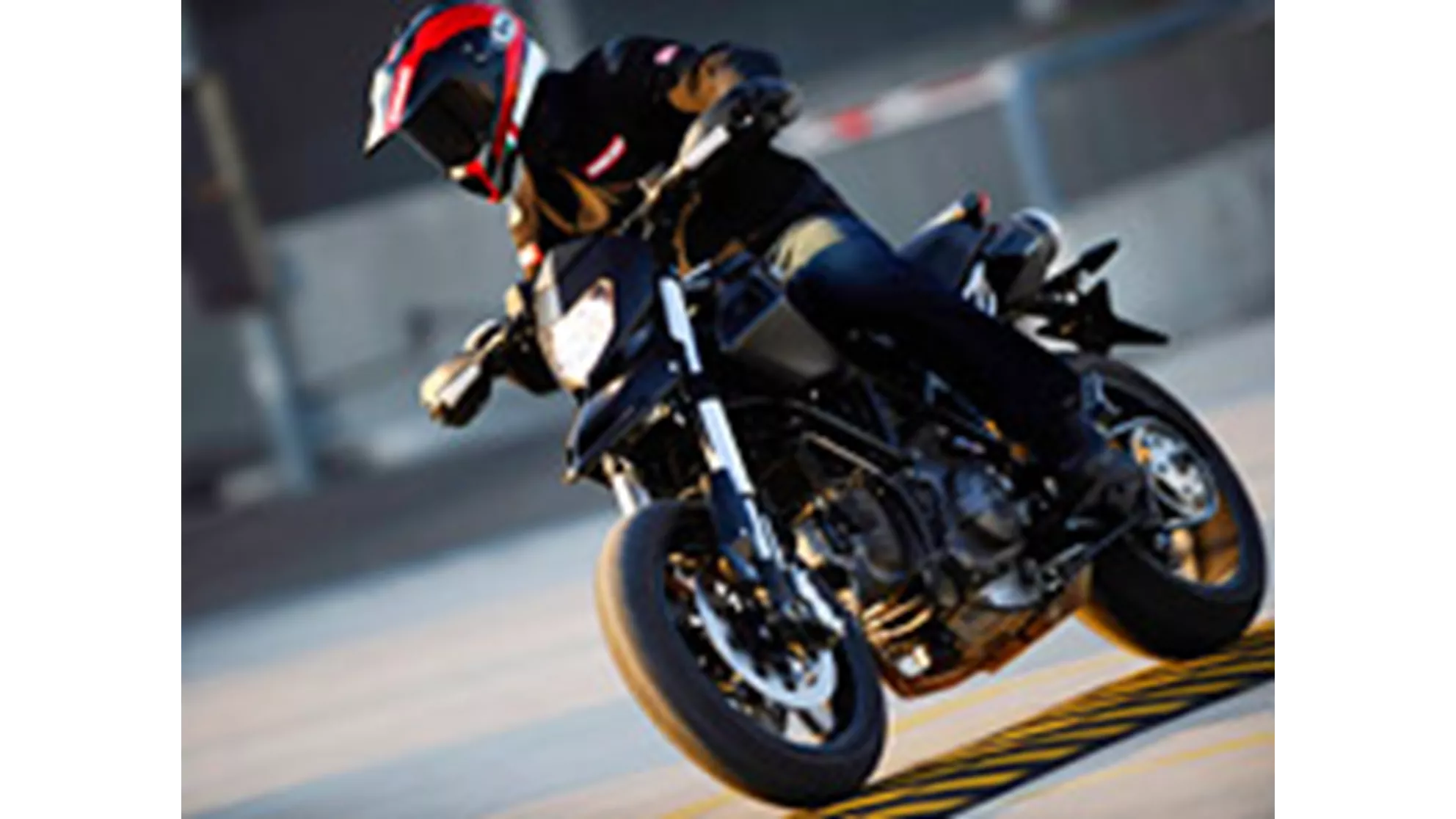 Ducati Hypermotard 796 - Resim 4