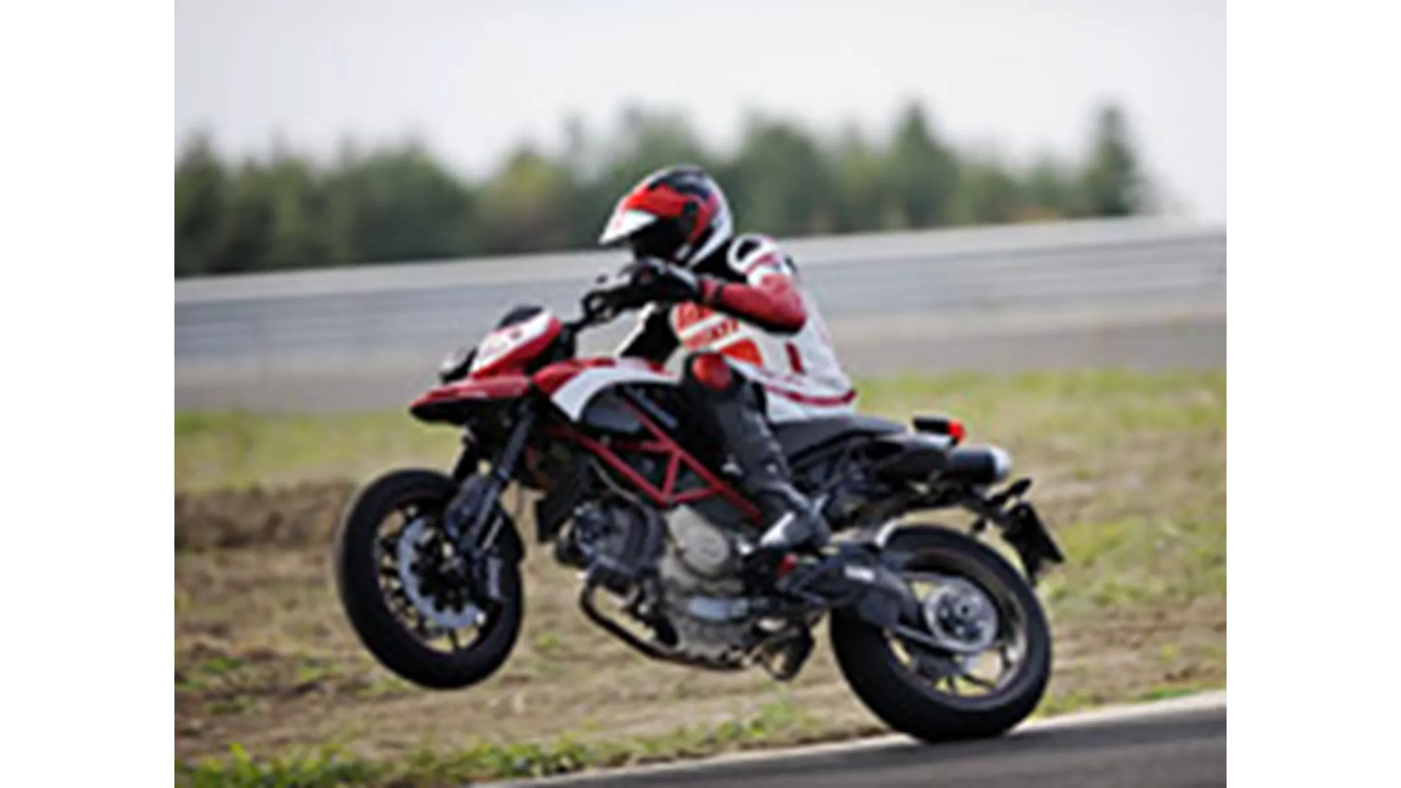 Ducati Hypermotard 1100 Evo SP - Imagem 7