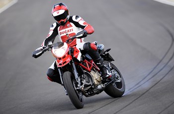 Ducati Hypermotard 1100 Evo SP 2012 - Bild 12 Ducati Hypermotard 1100 Evo SP 2012 - Bild 12