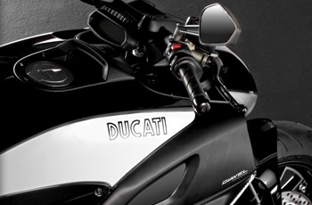 Ducati Diavel 1200 2012 - Bild 12 Ducati Diavel 1200 2012 - Bild 12