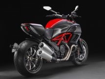 Ducati Diavel Carbon 2012 - Bild 5 Ducati Diavel Carbon 2012 - Bild 5