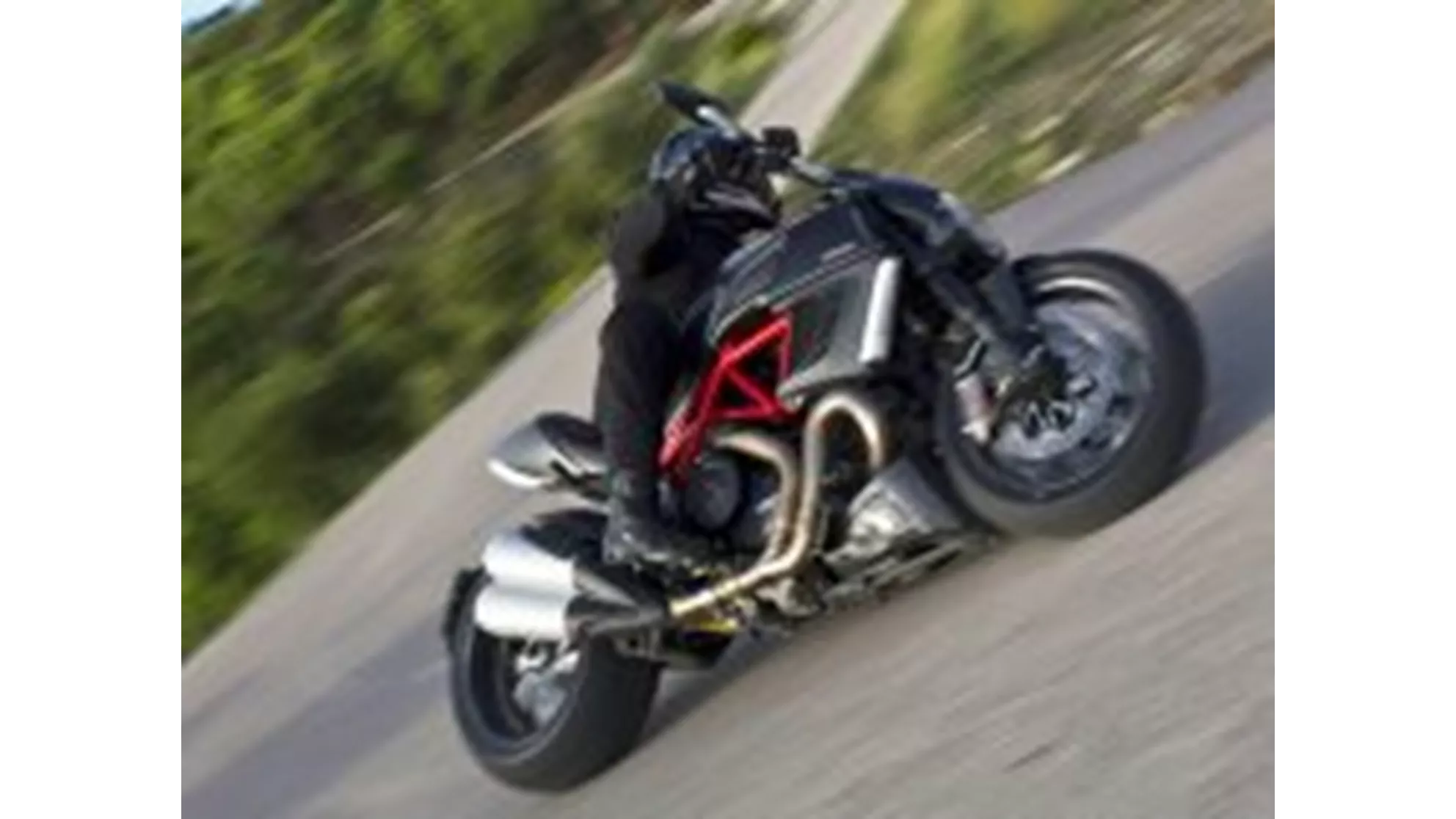 Ducati Diavel Carbon - Image 8 Ducati Diavel Carbon - Image 8