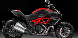 Indian FTR 1200 S 2020 vs Ducati Diavel Carbon 2012