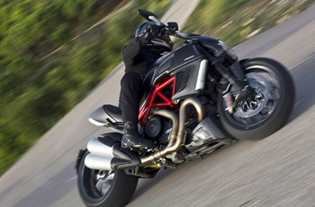 Ducati Diavel Carbon 2012 - Bild 13 Ducati Diavel Carbon 2012 - Bild 13