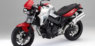 BMW F 800 R 2012 vs Triumph Street Triple 2013