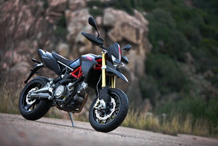 Aprilia Dorsoduro 750 Factory 2012 Aprilia Dorsoduro 750 Factory 2012