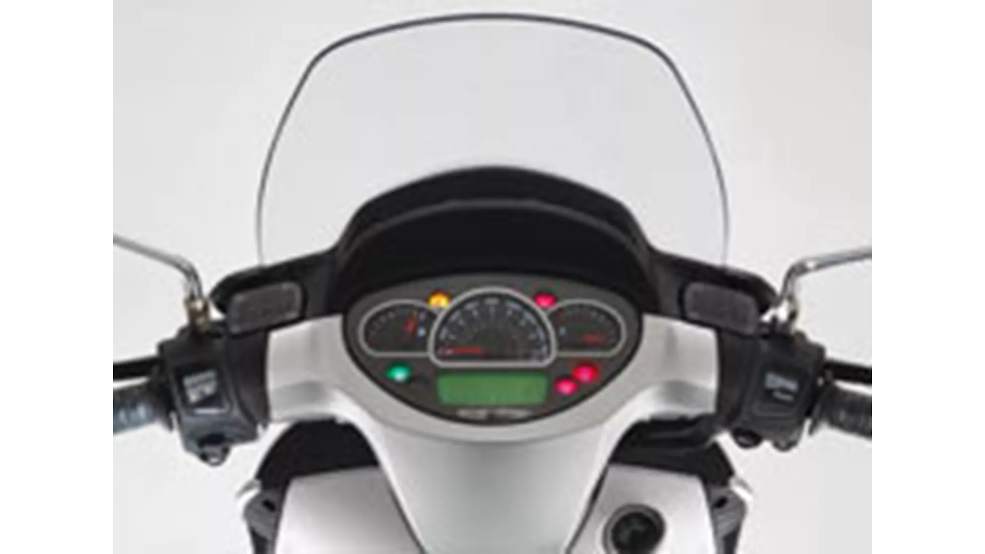 Aprilia Scarabeo 200 i.e. - Image 4 Aprilia Scarabeo 200 i.e. - Image 4