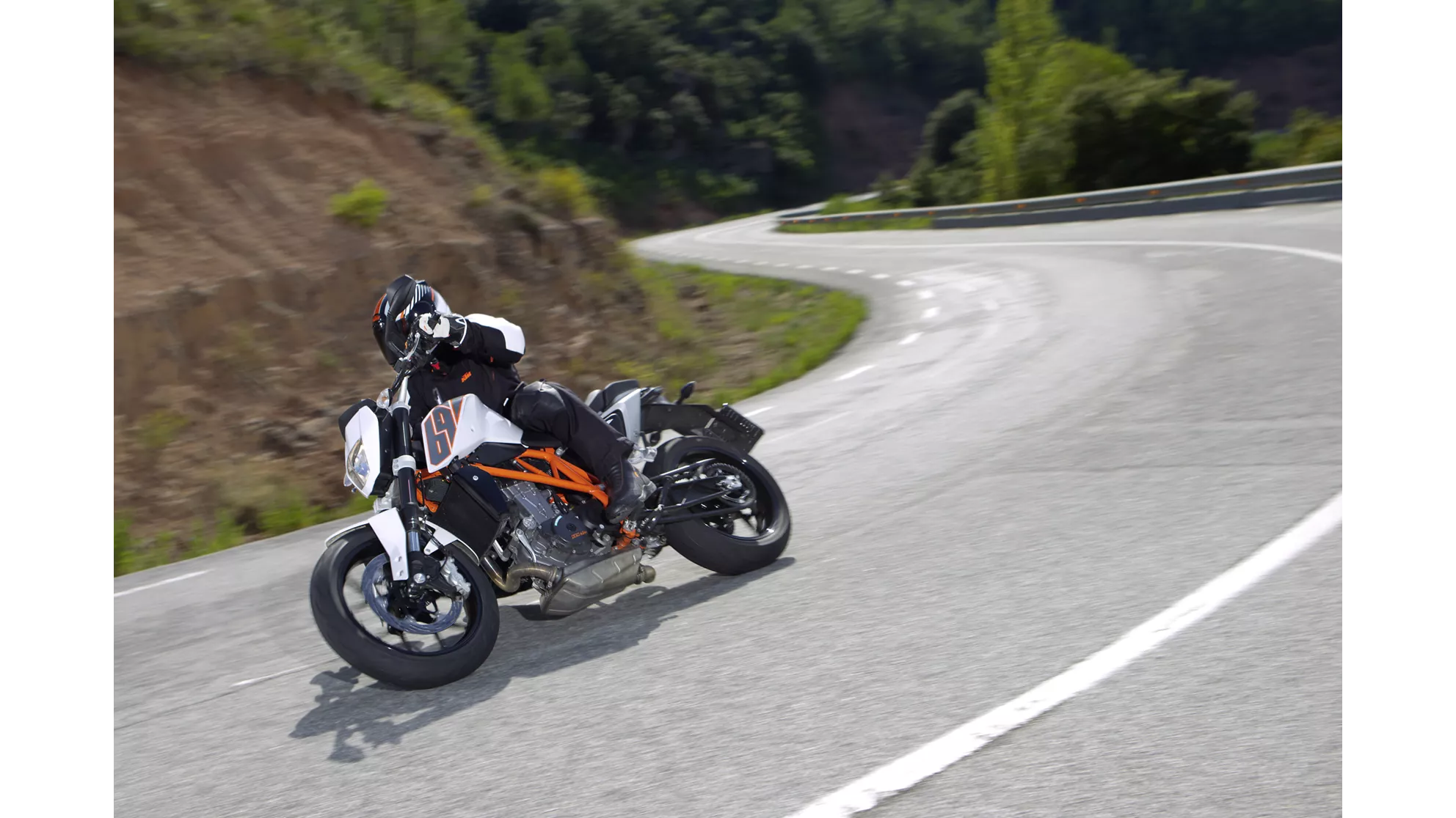 KTM 690 Duke - Image 8 KTM 690 Duke - Image 8