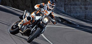 KTM 990 Supermoto R 2013 vs KTM 950 Supermoto 2006