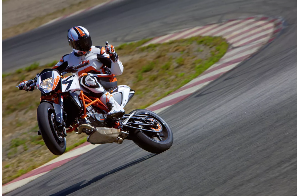 KTM 690 Duke R KTM 690 Duke R