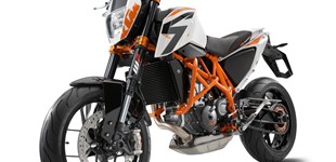 Gas Gas SM 700 2023 vs KTM 690 Duke R 2013