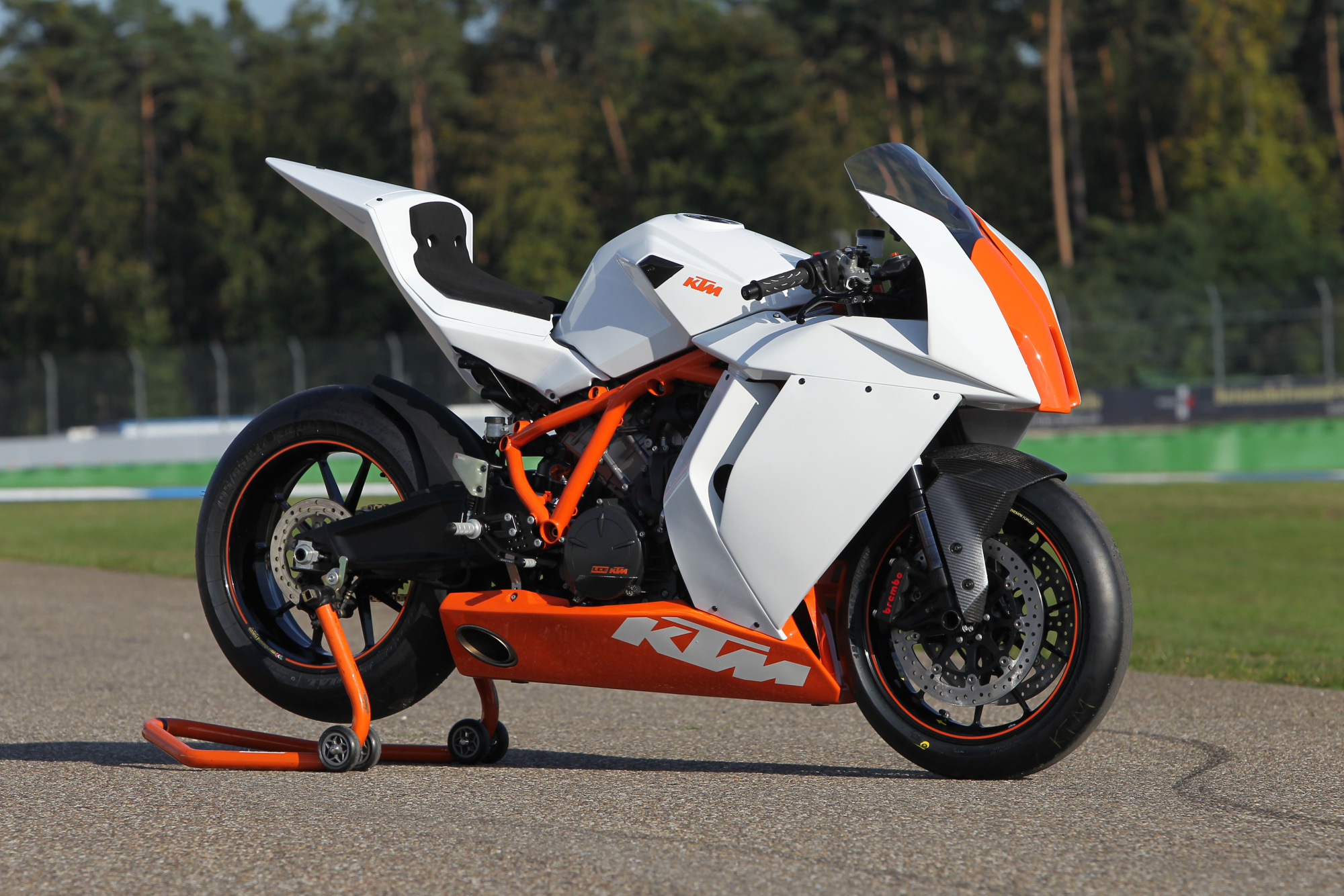 KTM 1190 RC8 R Track - technical data, prices, reviews