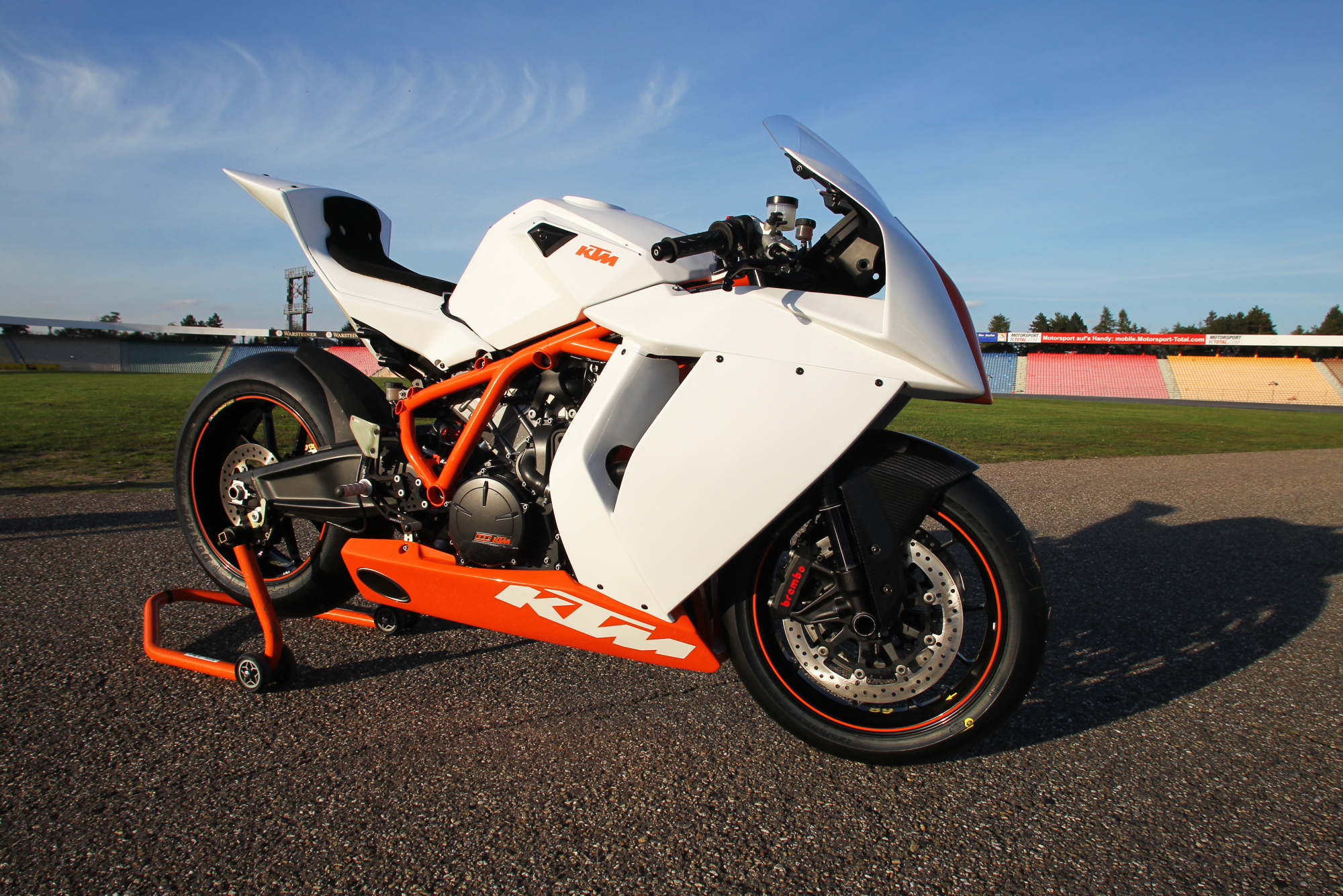 KTM 1190 RC8 R Track - technical data, prices, reviews