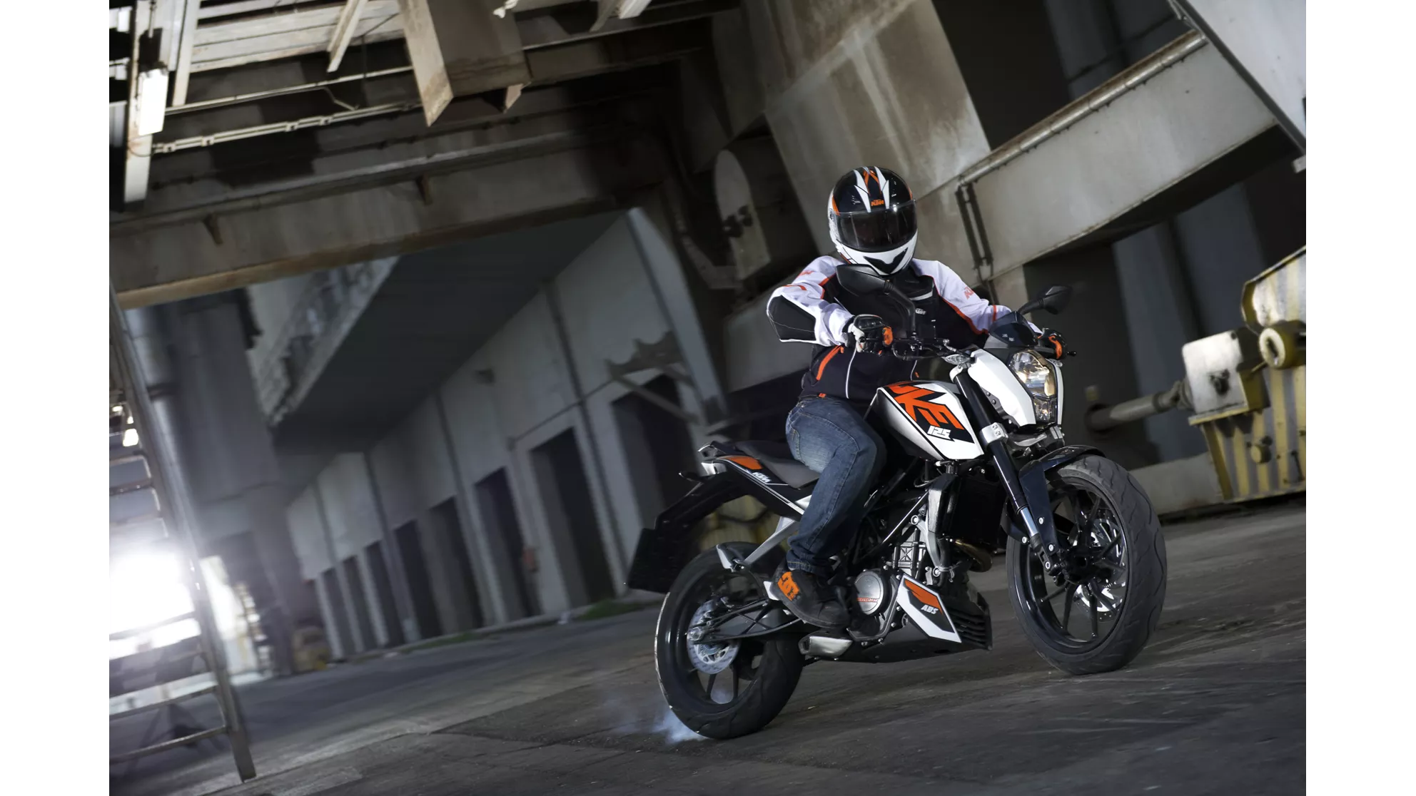 KTM 125 Duke - Image 1 KTM 125 Duke - Image 1