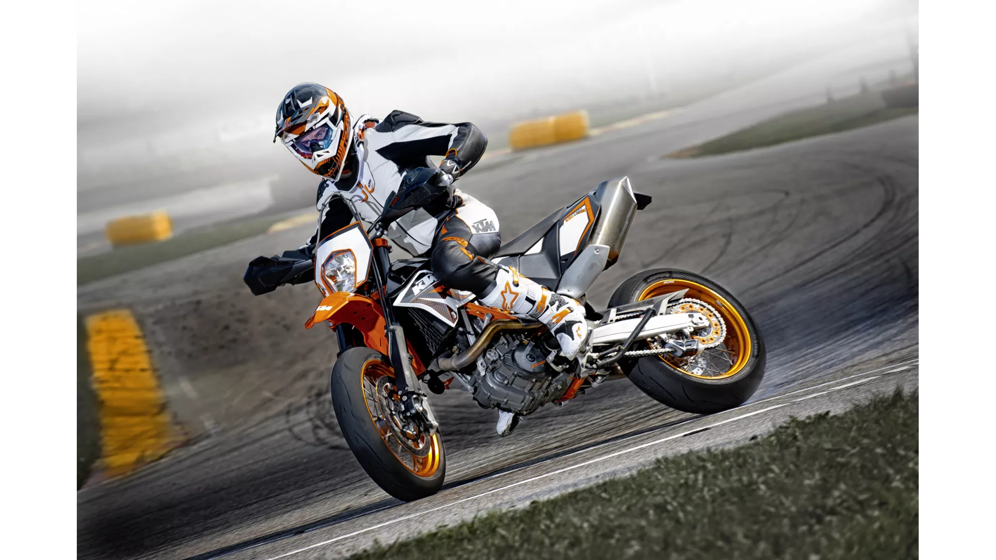 KTM 690 SMC R - Image 7 KTM 690 SMC R - Image 7