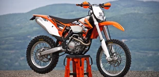 Beta RR 450 4T 2013 vs KTM 450 EXC 2013 Beta RR 450 4T 2013 vs KTM 450 EXC 2013