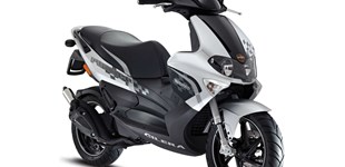 Gilera Runner 50 2T SP 2013 vs Peugeot Speedfight 3 50 RS Wasser 2010