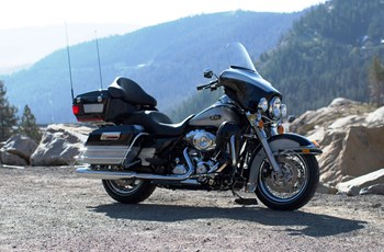 Harley-Davidson Electra Glide Classic FLHTC 2013 - Bild 3