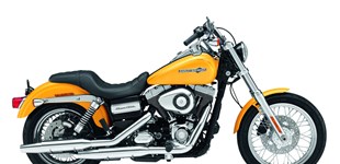 Harley-Davidson Dyna Super Glide Custom FXDC 2013 vs Harley-Davidson Sportster XL 1200C Custom 2009