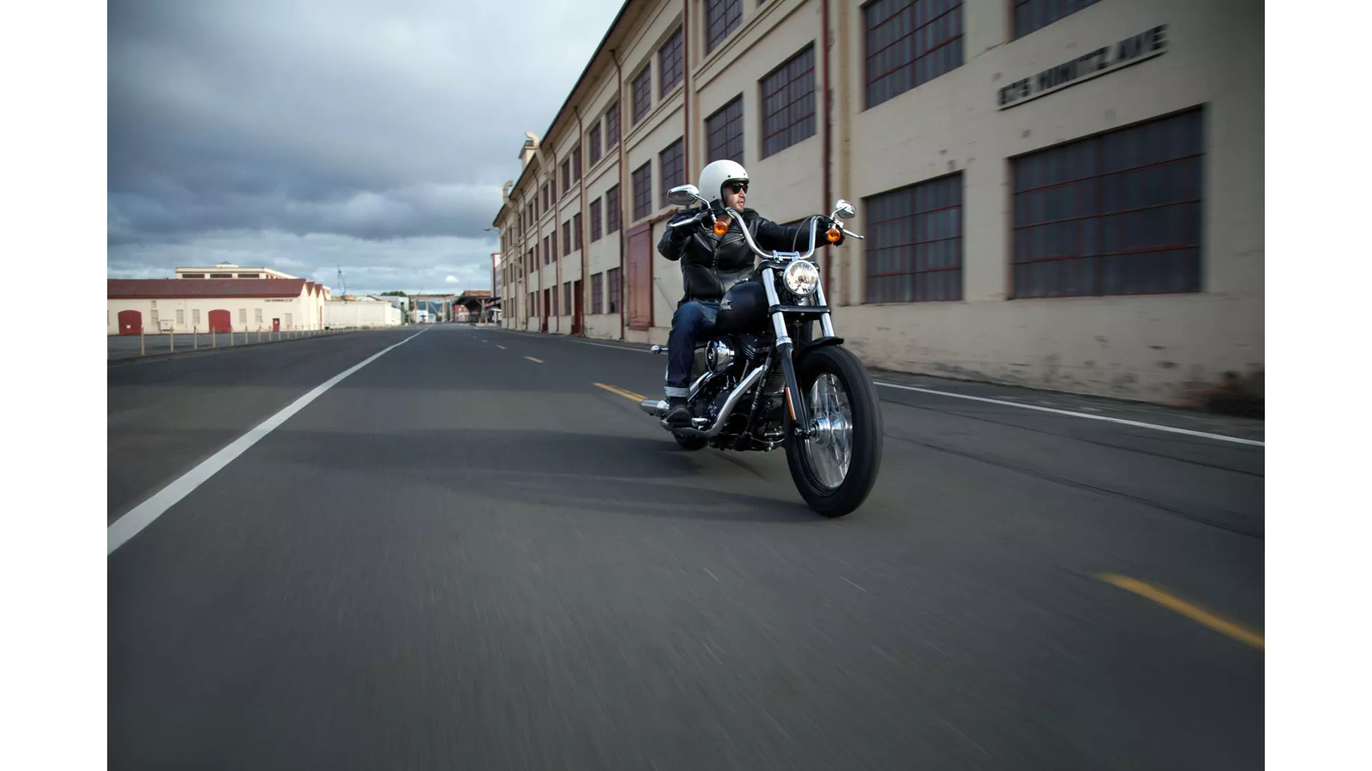Harley-Davidson Dyna Street Bob FXDB - Image 5 Harley-Davidson Dyna Street Bob FXDB - Image 5