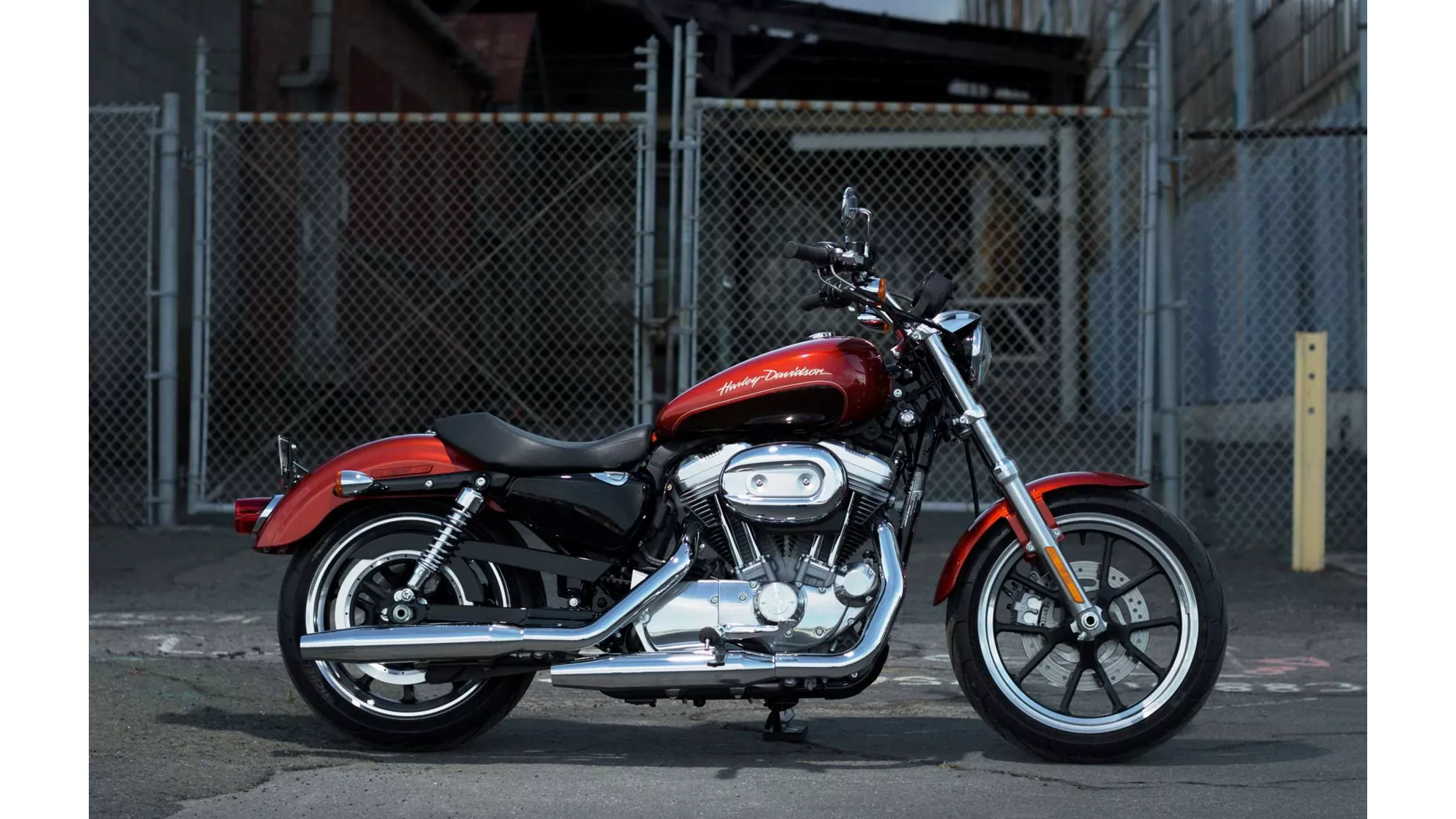 Harley-Davidson Sportster XL 883 L SuperLow - Image 1 Harley-Davidson Sportster XL 883 L SuperLow - Image 1