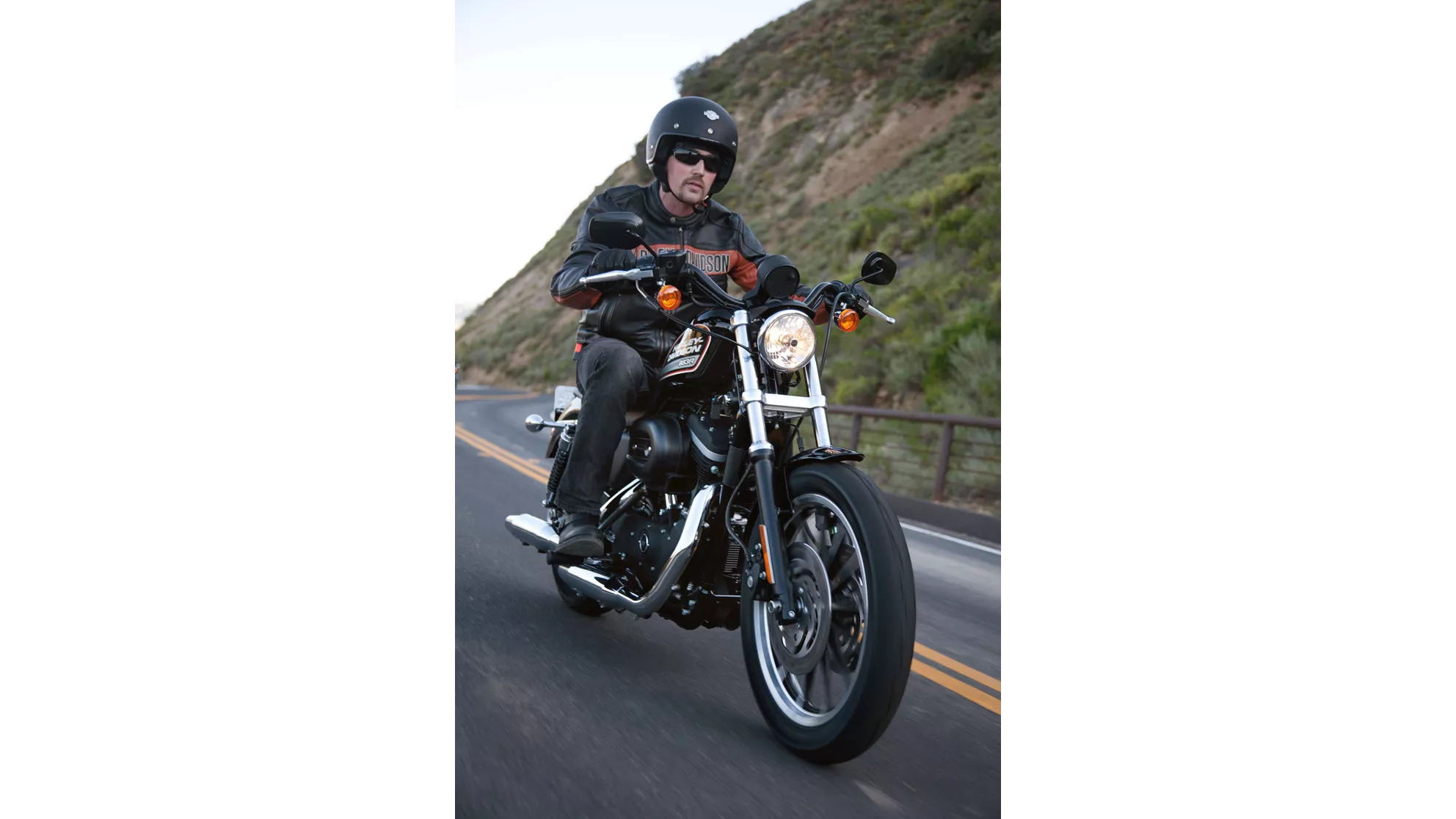 Harley-Davidson Sportster XL 883 R Roadster - Image 4 Harley-Davidson Sportster XL 883 R Roadster - Image 4