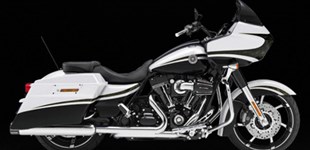 Harley-Davidson CVO Road Glide FLTRXSE  2013 vs Harley-Davidson Softail Fat Boy FLSTF 2005