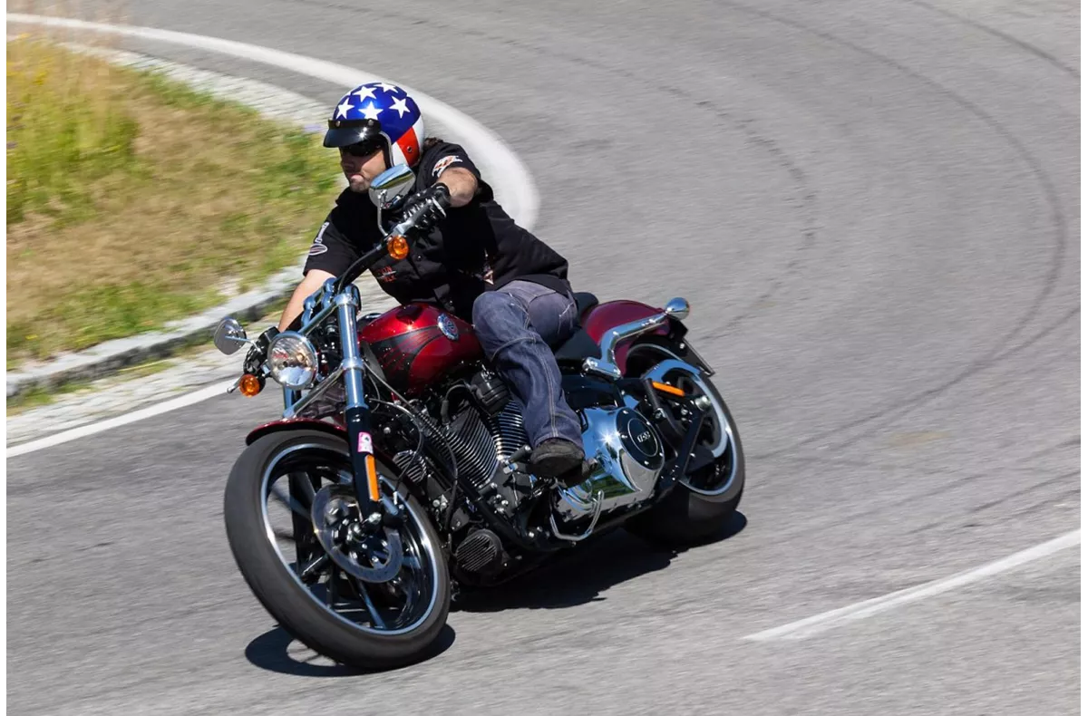 Harley-Davidson Softail Breakout FXSB Harley-Davidson Softail Breakout FXSB