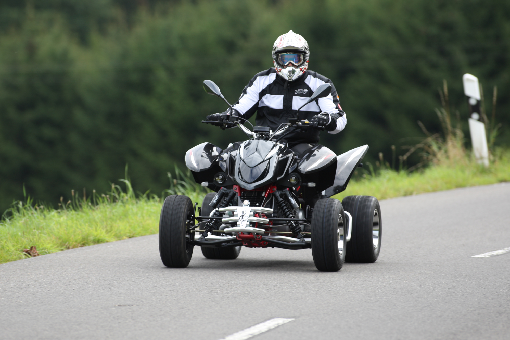 Triton Supermoto 400 - Bild 1