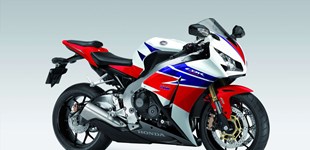 Honda CBR1000RR Fireblade 2013 vs Kawasaki Z 800 2016