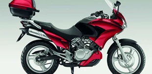 Honda XL 125 V Varadero 2013 vs Yamaha XMAX 125 2009 Honda XL 125 V Varadero 2013 vs Yamaha XMAX 125 2009