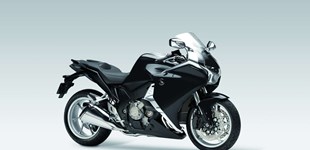BMW R 1200 GS 2015 vs Honda VFR 1200 F 2013